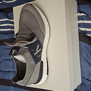 Calvin Klein Mens Arnel Sneakers. BRAND NEW IN ORIGINAL BOX,NEVER WORN!!!